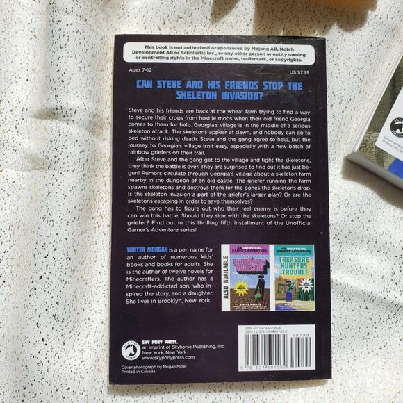 An unofficial gamers adventure set of 3 Minecraft books ages 7+ - Picture 4 of 12